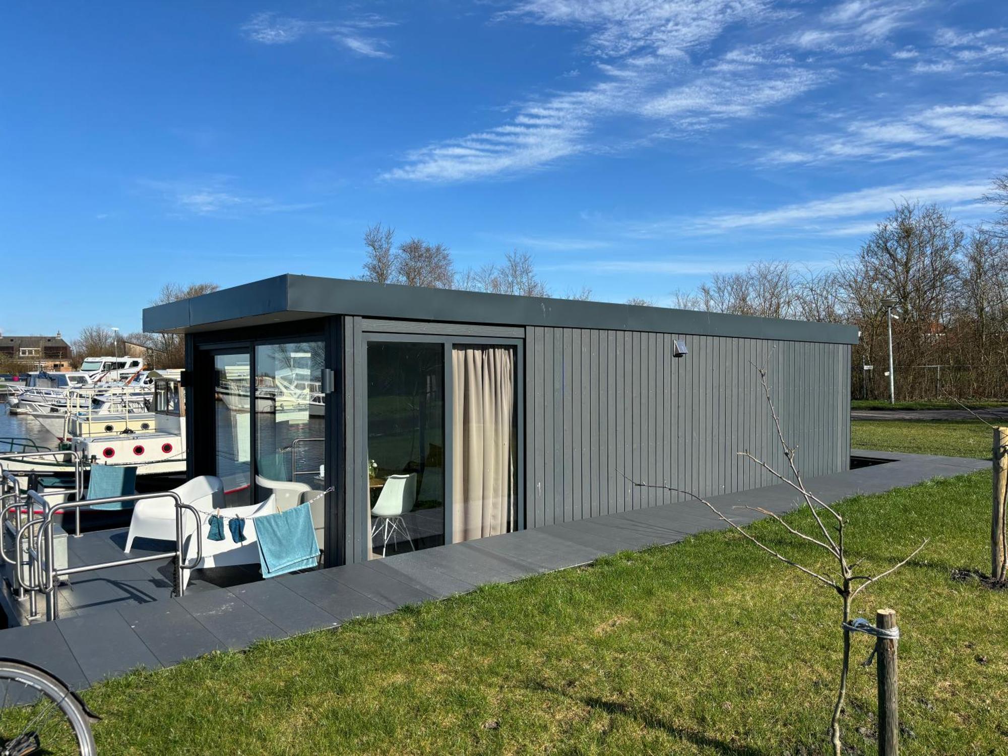 Uniek Overnachten In Een Tiny House Op De Appelhof Wommels Exterior photo